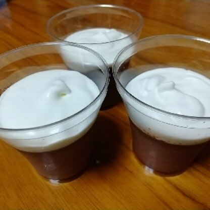 チョコが少量でしたのでカップに入れて食べる時に生クリーム乗せて頂きました☆層になって見た目も可愛く美味しかったです♡